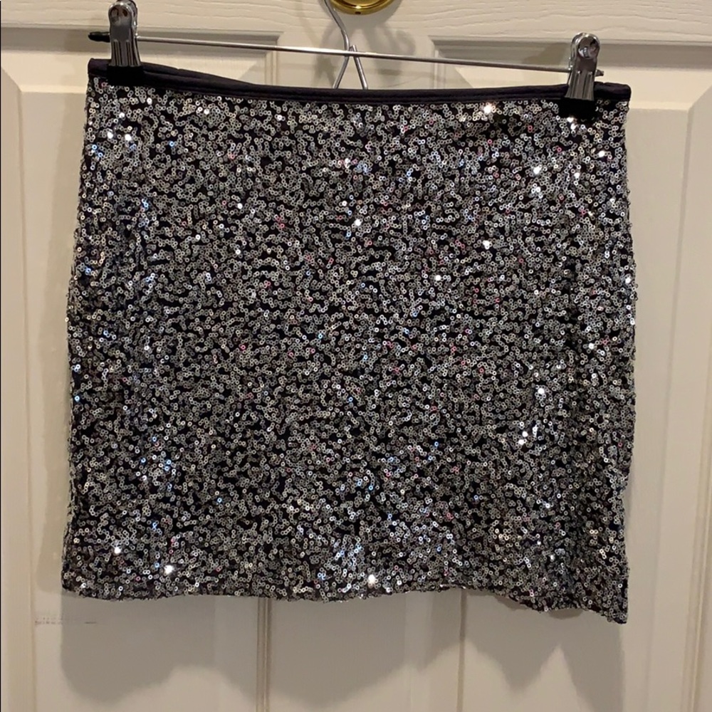 EXPRESS skirt (HOLIDAY MUST)